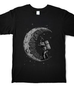 Digging The Moon Print T Shirt